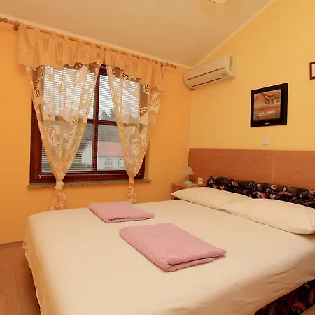 Apartment Vila Afrodita Vir