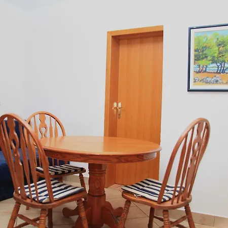 Apartment Vila Afrodita Vir