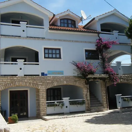 Vila Afrodita * Vir